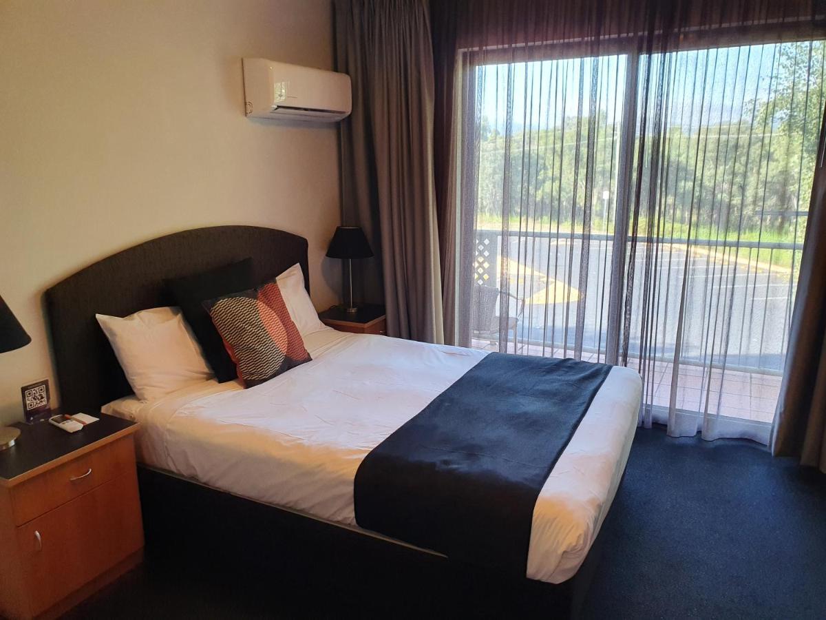 Alpha Hotel Canberra Camberra Exterior foto