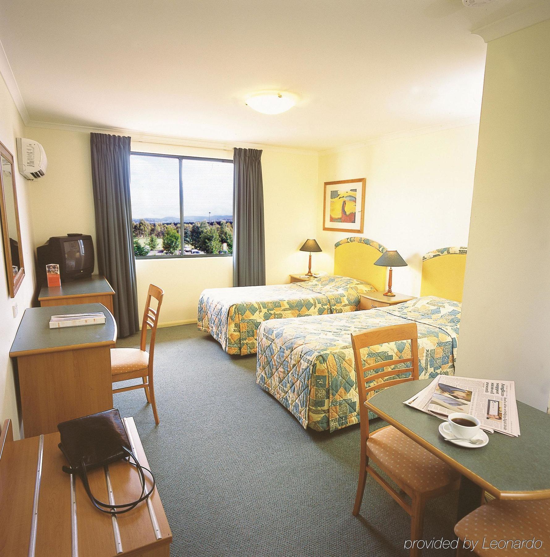 Alpha Hotel Canberra Camberra Quarto foto