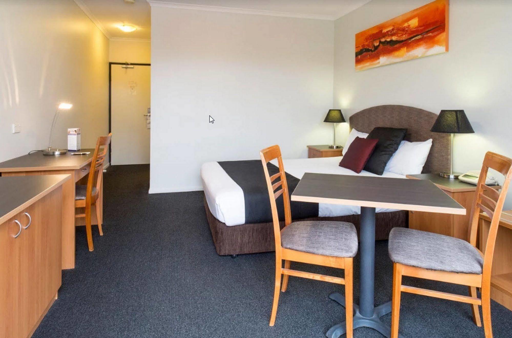 Alpha Hotel Canberra Camberra Exterior foto